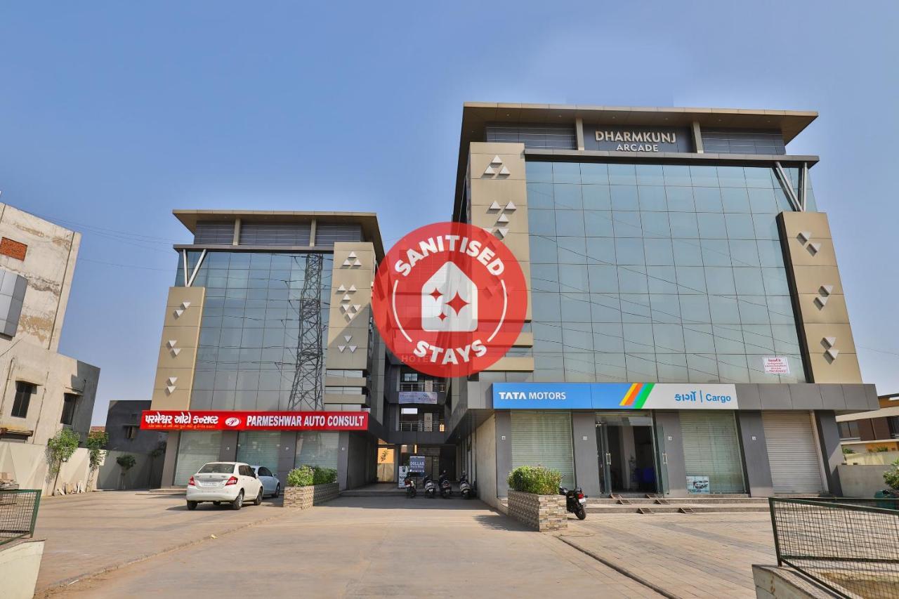Collection O 7557 Hotel Shiv Kunj Exotica Naroda Екстериор снимка