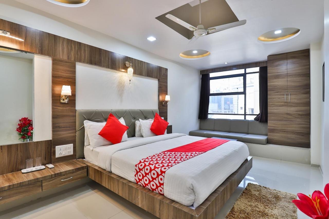 Collection O 7557 Hotel Shiv Kunj Exotica Naroda Екстериор снимка