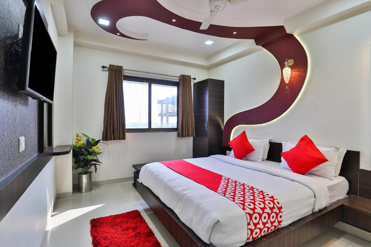 Collection O 7557 Hotel Shiv Kunj Exotica Naroda Екстериор снимка