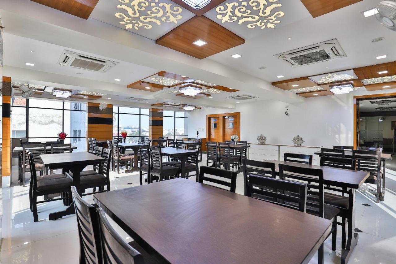 Collection O 7557 Hotel Shiv Kunj Exotica Naroda Екстериор снимка