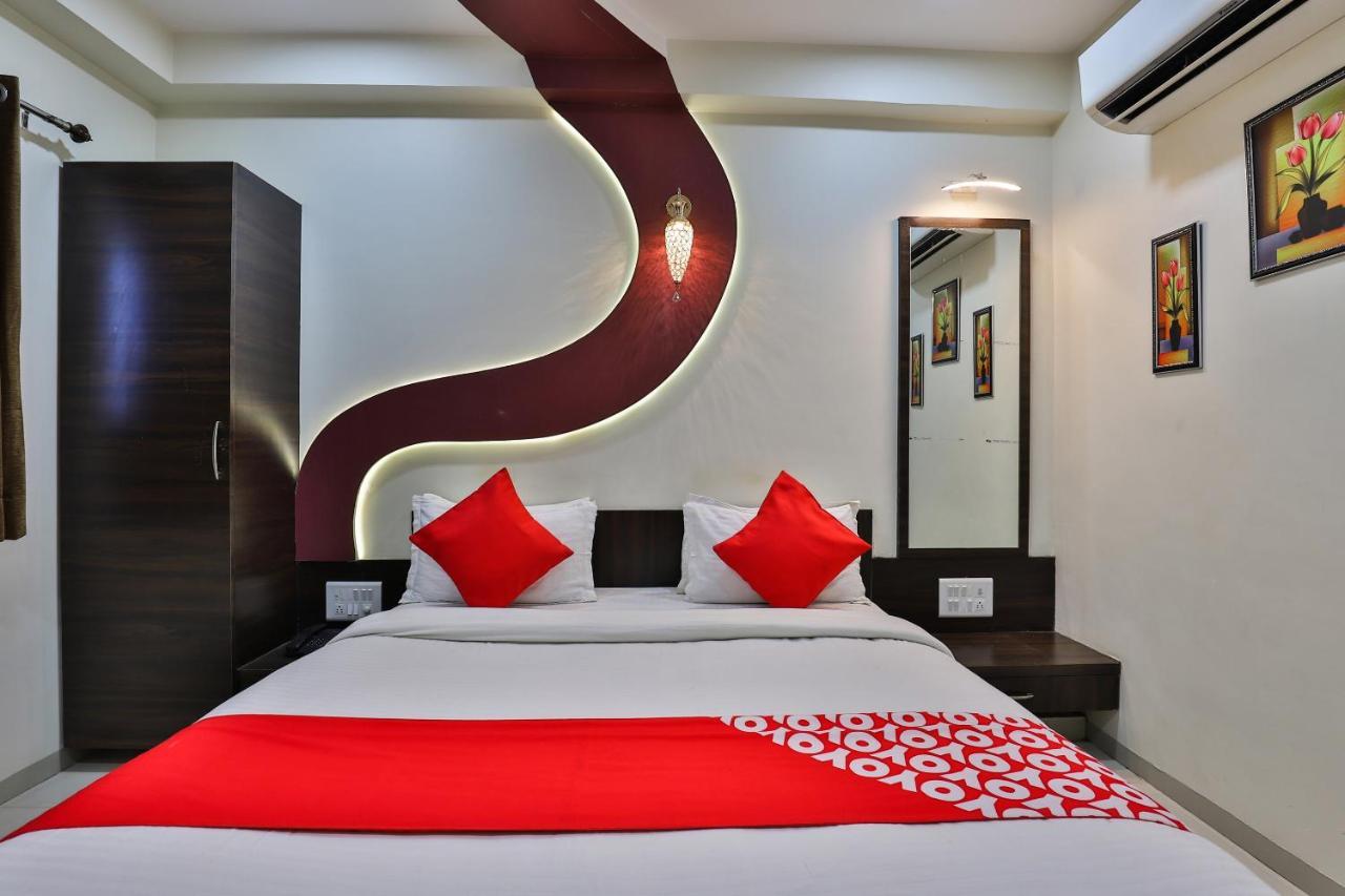 Collection O 7557 Hotel Shiv Kunj Exotica Naroda Екстериор снимка