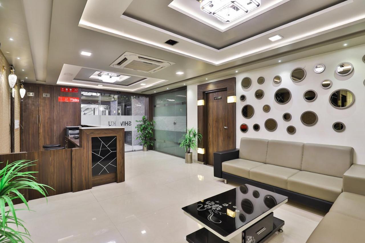 Collection O 7557 Hotel Shiv Kunj Exotica Naroda Екстериор снимка
